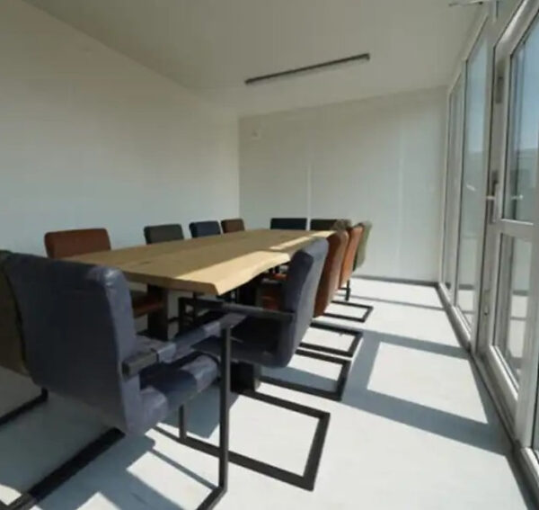 Conteneur 6x3 mètres avec Paroi Vitrée - RAL 7016