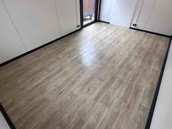 Conteneur de construction modèle de 21m²