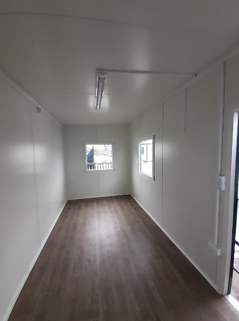 Conteneur bureau 21 m2 avec WC + kitchenette