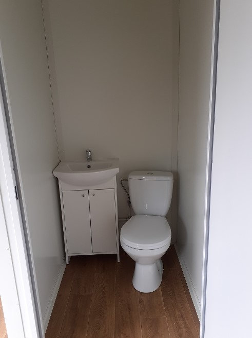 Conteneur bureau 21 m2 avec WC + kitchenette