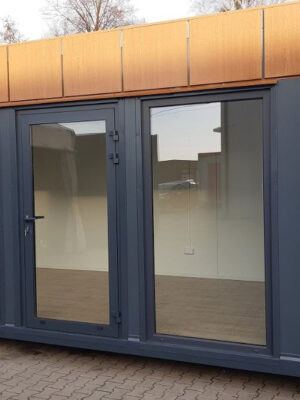 Conteneur de bureau commercial 18 m2 avec toilettes