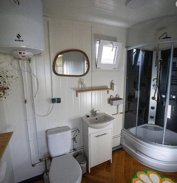 Conteneur 6x3 mètres Modèle Berlin avec Sanitaires