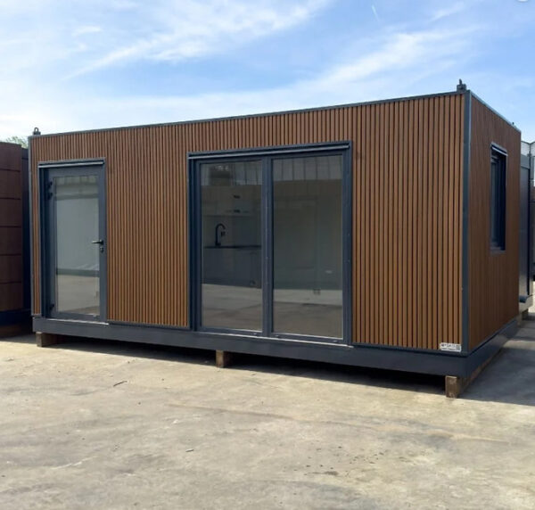 Conteneur 6x3 mètres Modèle Milan avec Toilettes et Cuisine